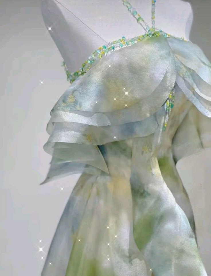 Robe de bal longue élégante en mousseline de soie à col licou et coupe A-line, vert ombré, C1260