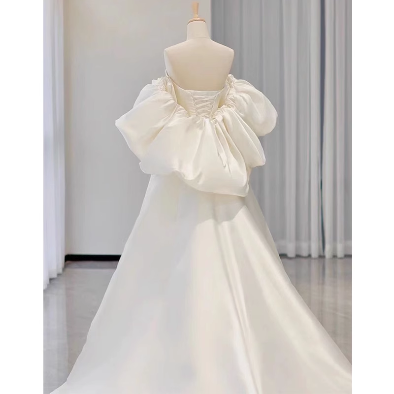 A-Line Sweetheart Neck Satin White Long Wedding Dresses B049