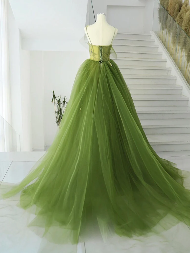 Robe de bal longue en tulle vert trapèze B050