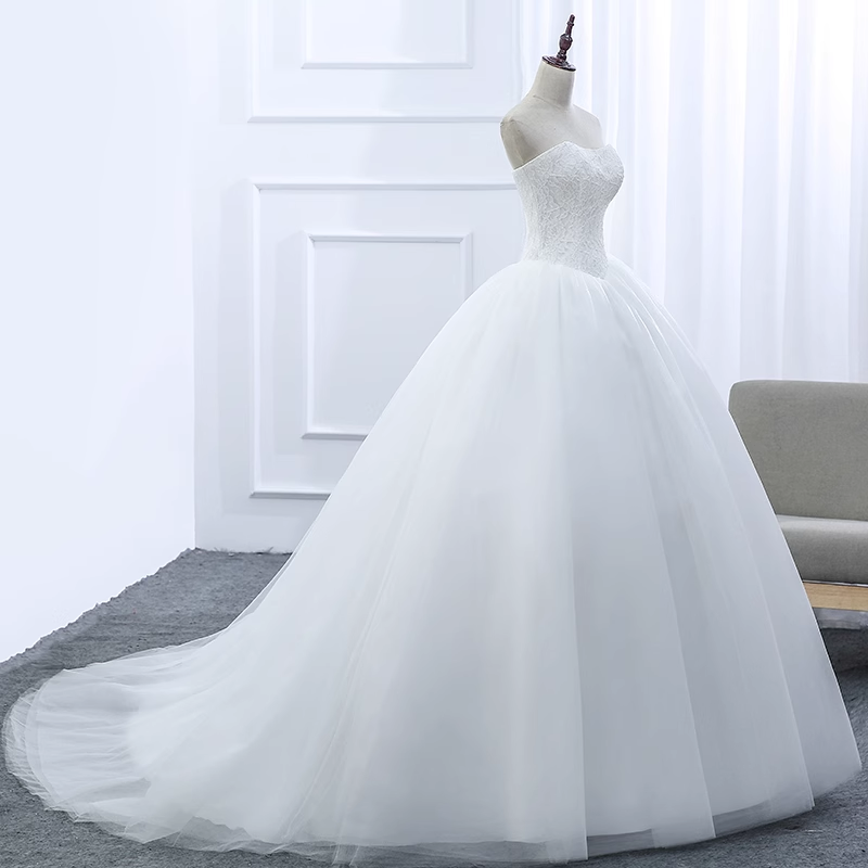 Vintage Ball Gown Strapless White Tulle Long Wedding Dresses B089