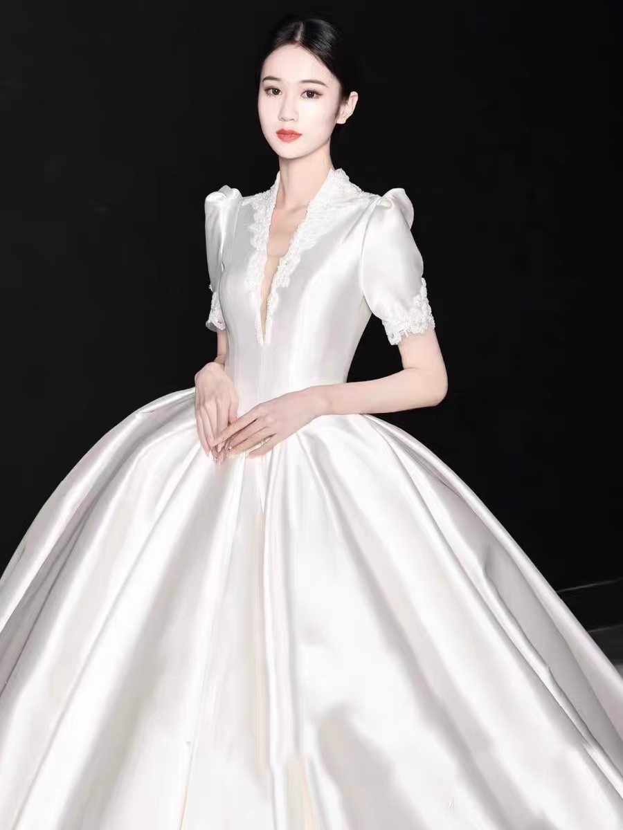 Vintage Ball Gown V neckline White Satin Long Wedding Dresses B091