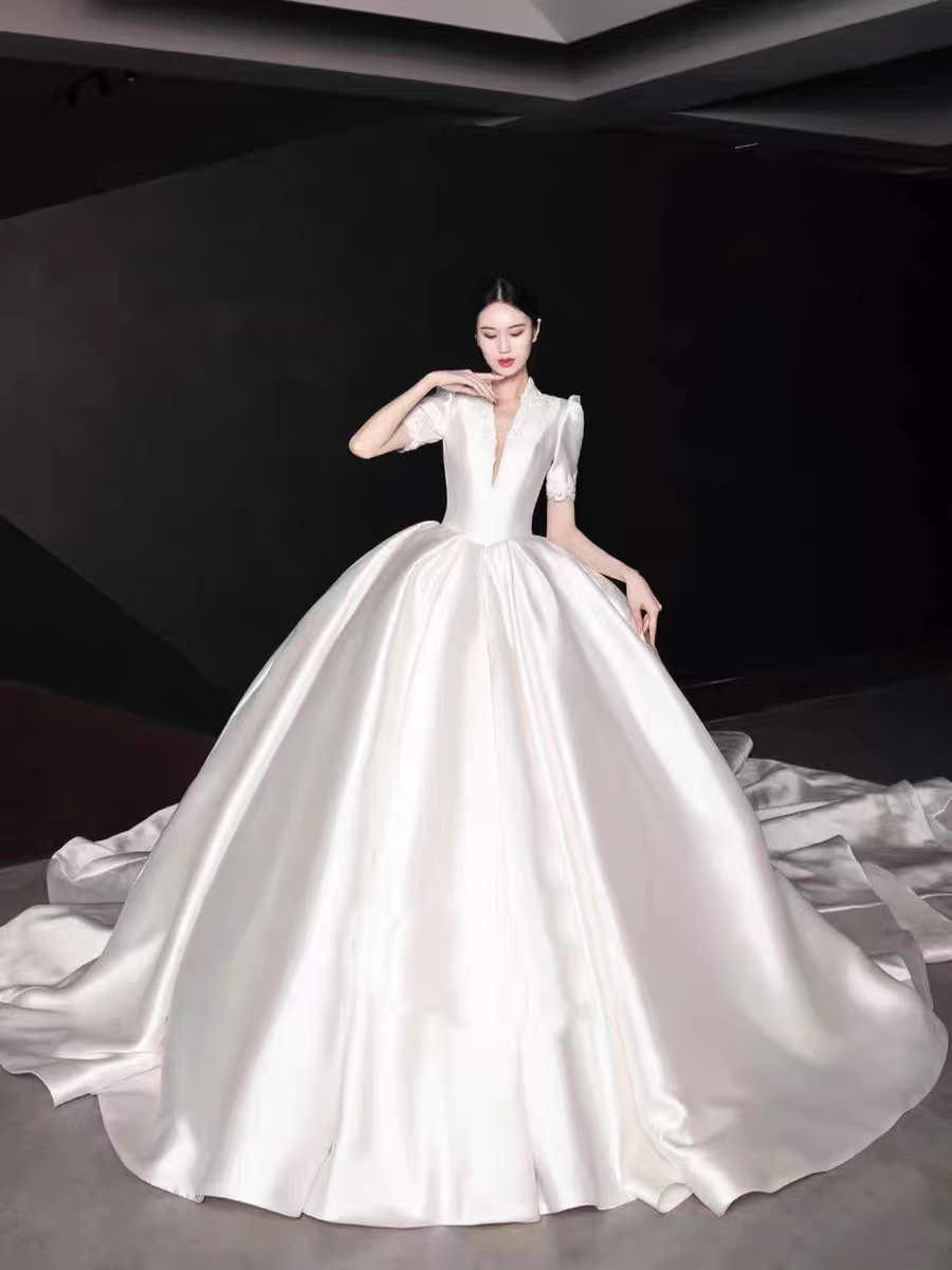 Vintage Ball Gown V neckline White Satin Long Wedding Dresses B091