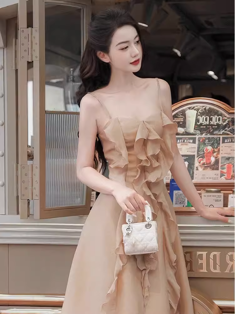 Une ligne bretelles sans manches en mousseline de soie robe de bal champagne C1075