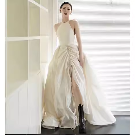 Vintage Ball Gown Scoop Neckline White Satin Wedding Dresses C120
