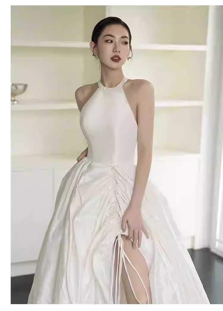 Vintage Ball Gown Scoop Neckline White Satin Wedding Dresses C120