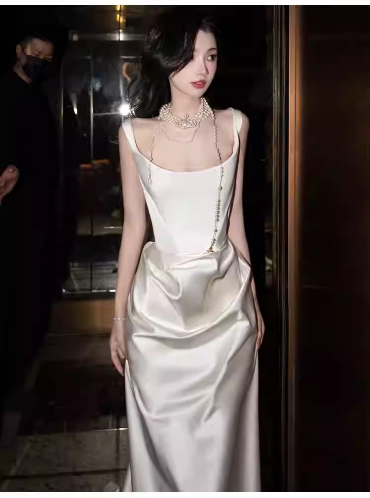 Vintage Sheath Sleeveless White Satin Wedding Dresses C122