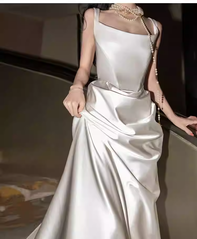 Vintage Sheath Sleeveless White Satin Wedding Dresses C122