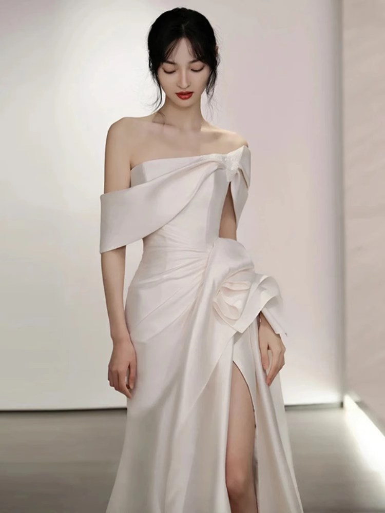 Robe de mariée sirène de conte de fées, manches courtes, blanche, épaules dénudées, fente latérale, C1243