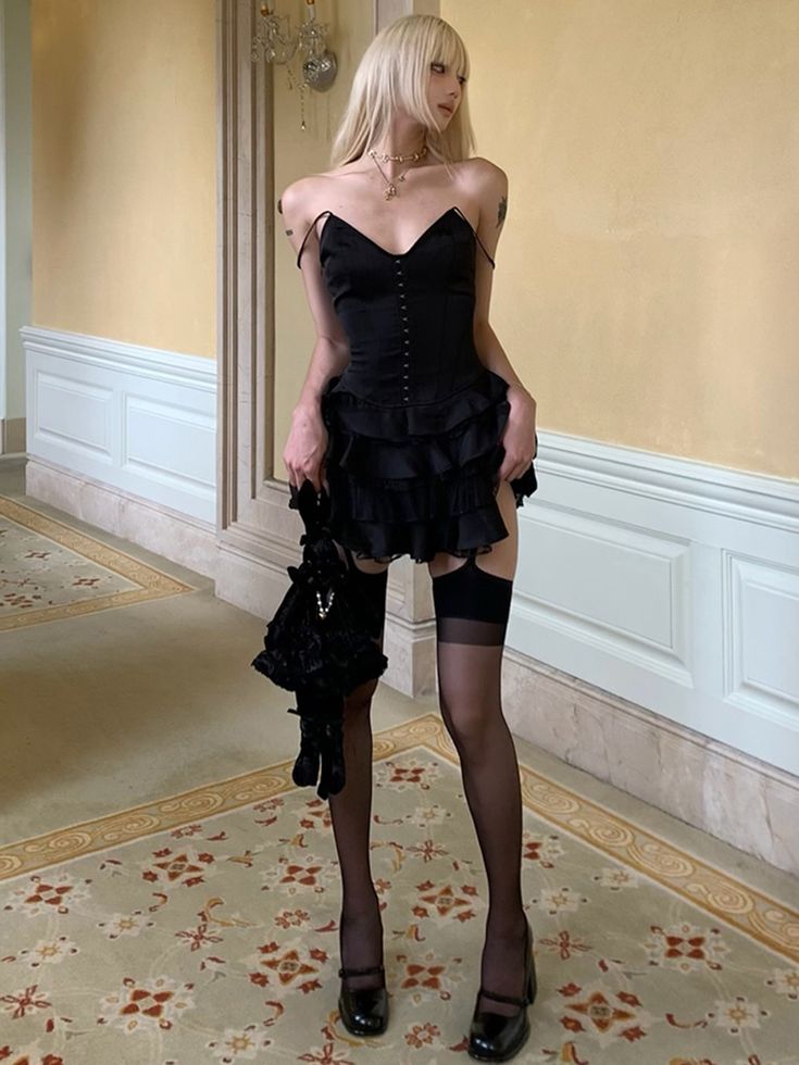 Corset noir, jupe à plusieurs niveaux, robe de soirée, robe de soirée, C1332