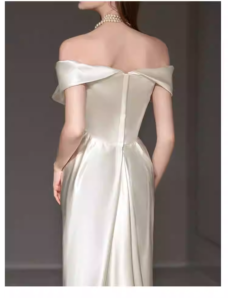 Robes de mariée en satin blanc simple sirène à épaules dénudées C137
