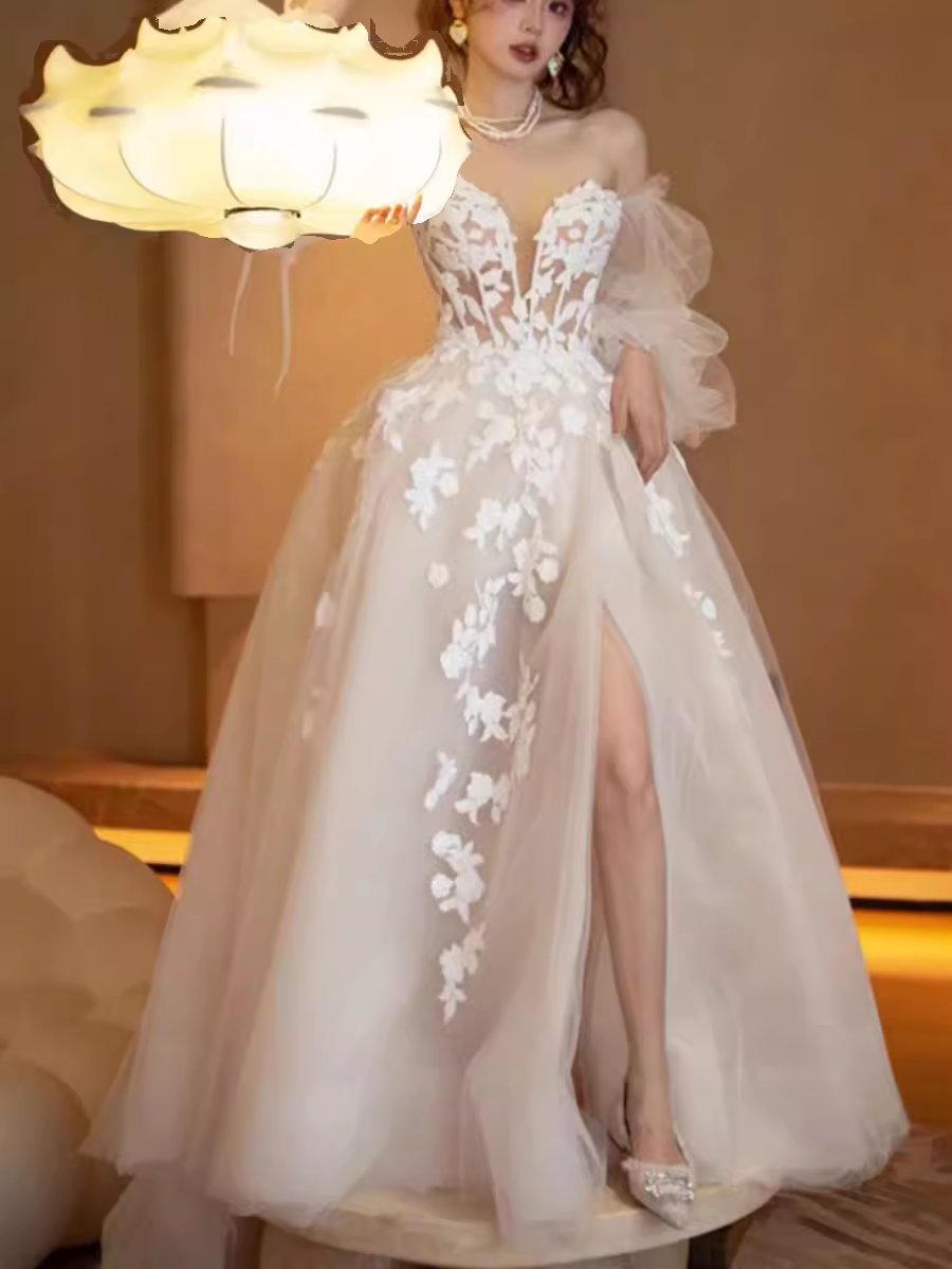 Robe de mariée blanche en dentelle sans bretelles vintage avec fente C1457