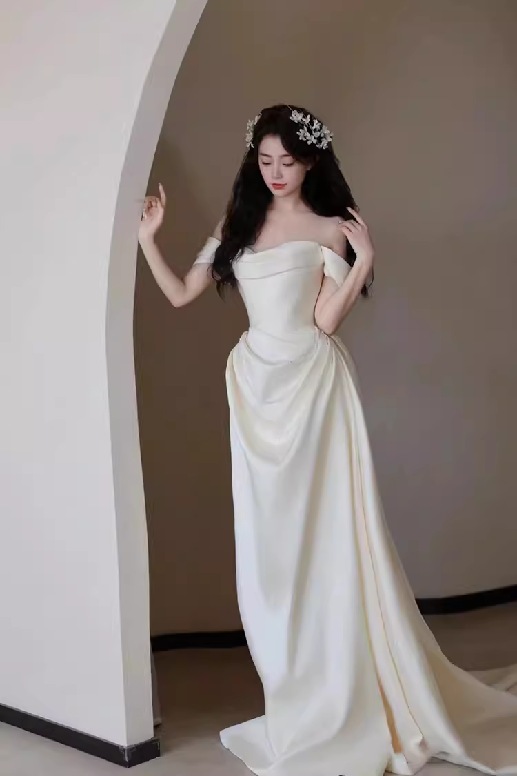 Vintage A line Off The Shoulder White Wedding Dress With Short Sleeves C1464