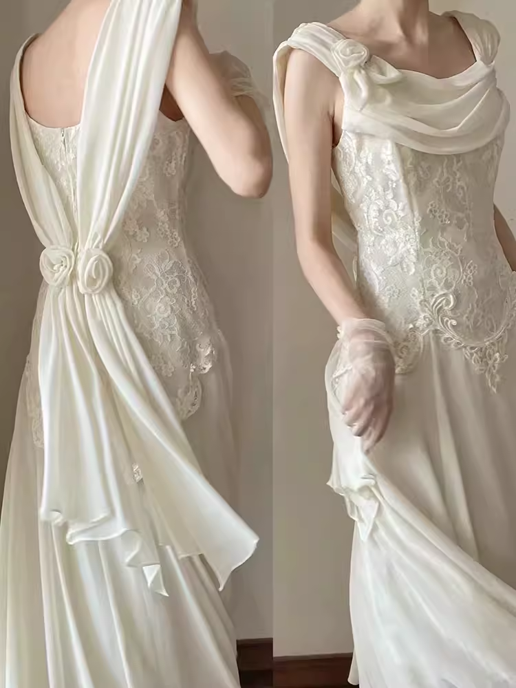 Robe de mariée blanche en mousseline de soie et dentelle chic C1474