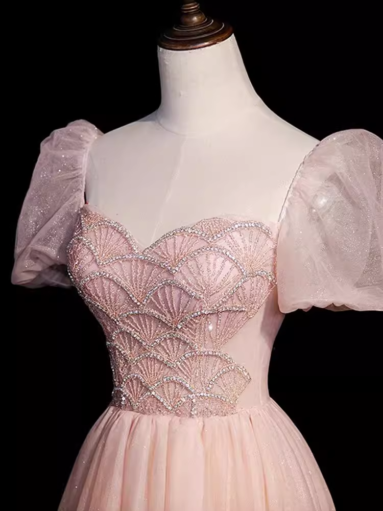 Jolie robe de bal longue en tulle rose à décolleté en cœur avec perles C1492