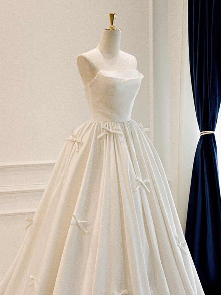 Classy Ball Gown Sweetheart Satin Long Wedding Dresses With Bowknots C1633