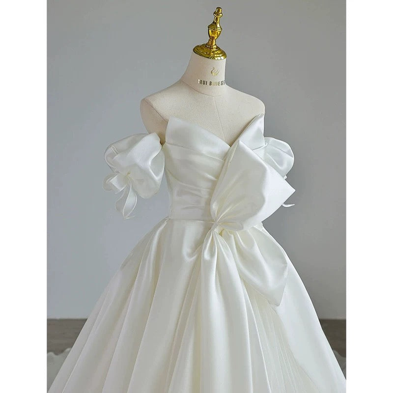 Simple Ball Gown Sweetheart Satin Long White Wedding Dresses With Bow C1788
