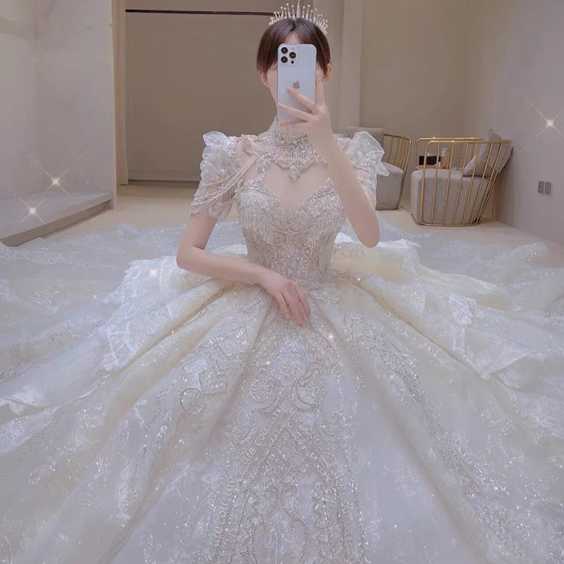 Dreamy Ball Gown Scoop Neckline White Lace Long Wedding Dresses With Beads C1792