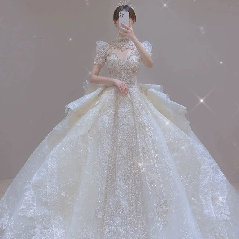 Dreamy Ball Gown Scoop Neckline White Lace Long Wedding Dresses With Beads C1792