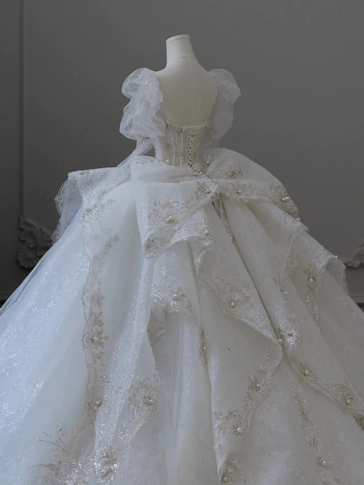 Dreamy Ball Gown Sweetheart Long Sleeves White Lace Wedding Dresses With Beads C1795