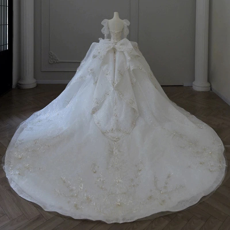 Dreamy Ball Gown Sweetheart Long Sleeves White Lace Wedding Dresses With Beads C1795
