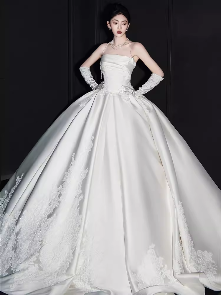 Elegant Ball Gown Strapless neckline Sleeveless Satin Wedding Dresses C209