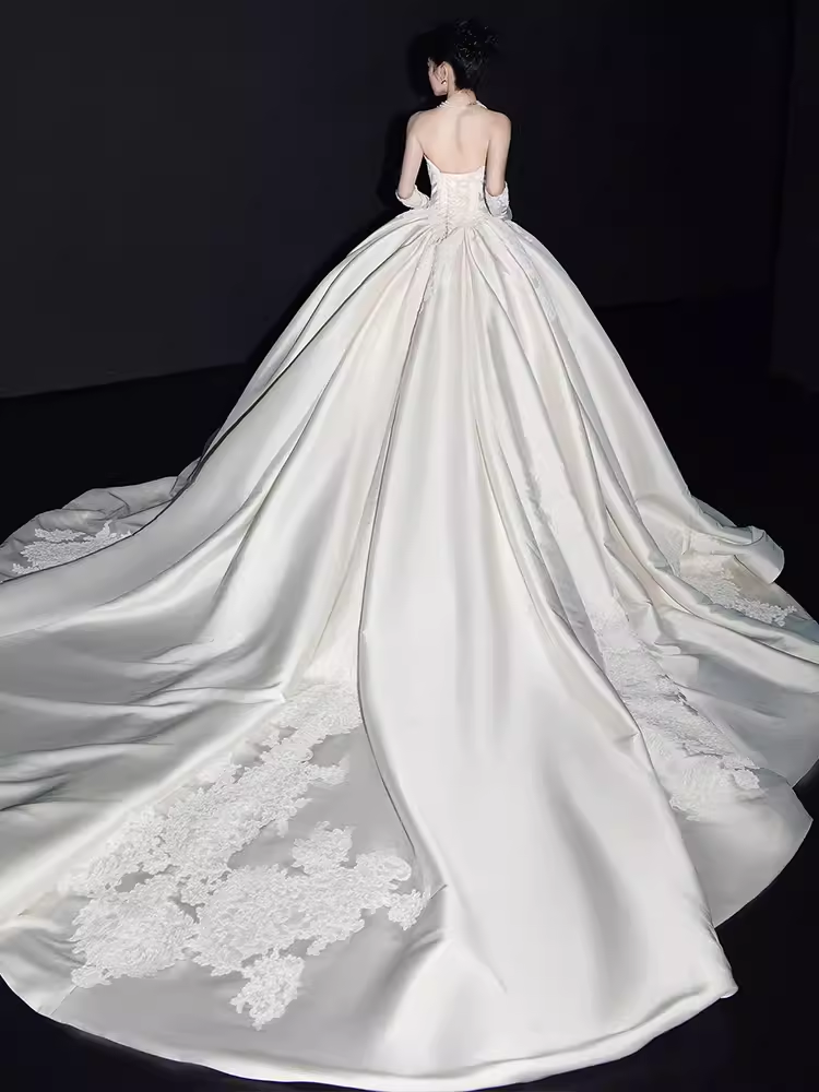 Elegant Ball Gown Strapless neckline Sleeveless Satin Wedding Dresses C209