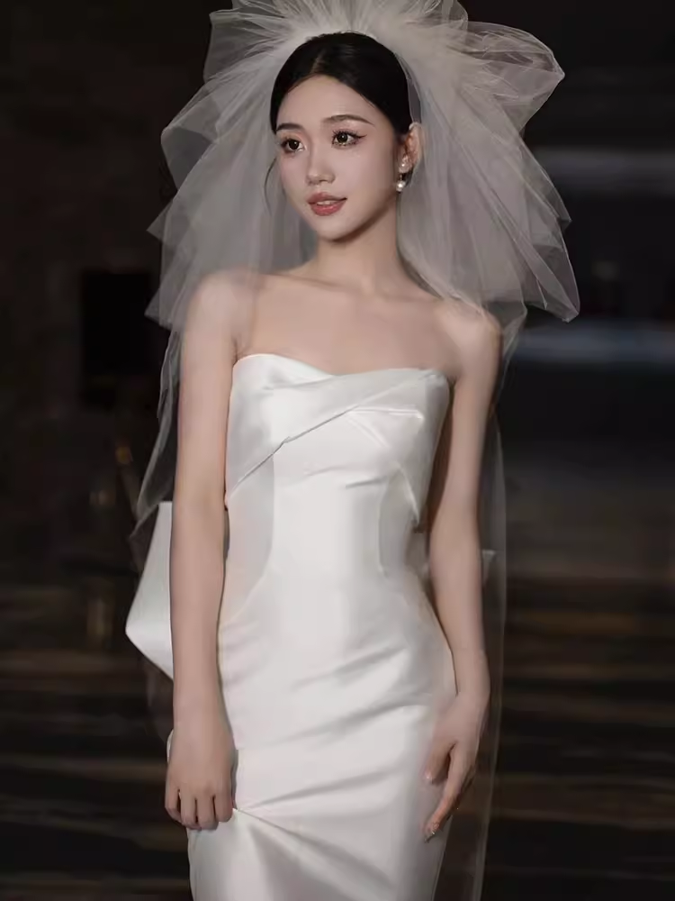 Robes de mariée longues en satin blanc sans bretelles sirène vintage C21