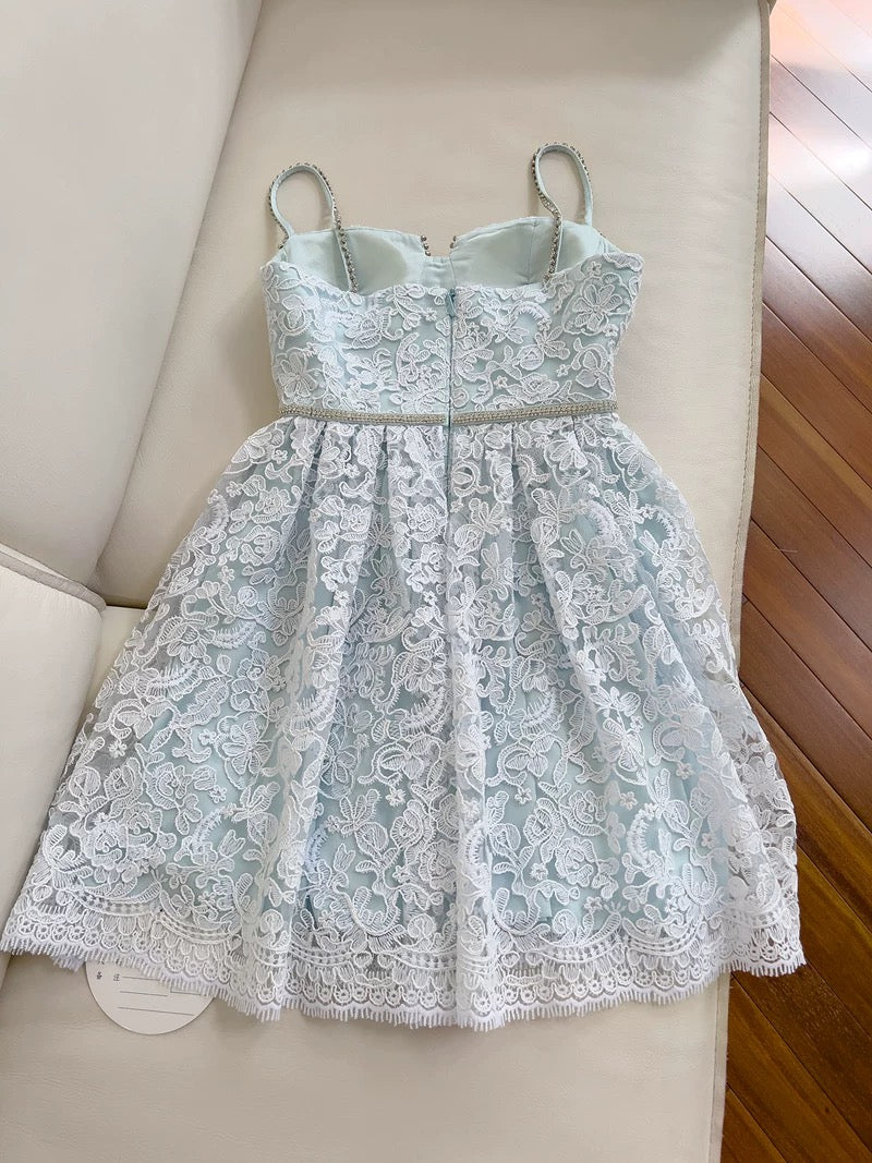 Robe de soirée courte en dentelle bleu ciel clair à bretelles spaghetti modeste, tenue d'anniversaire C2256