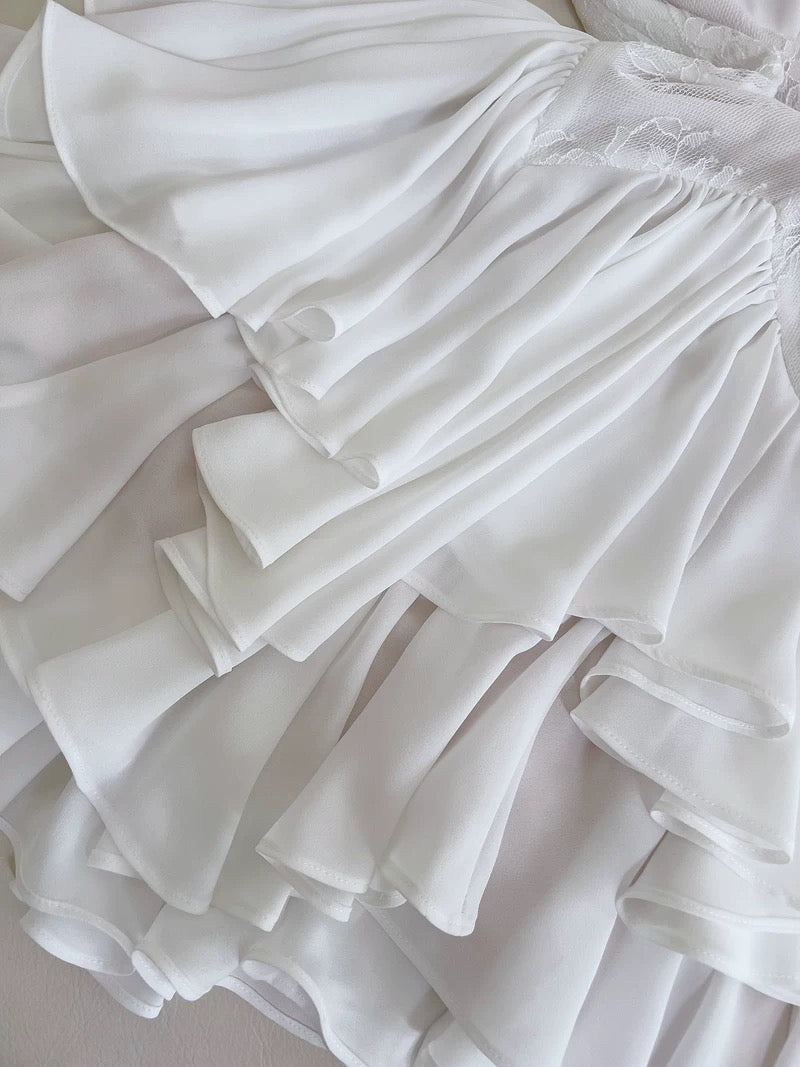 Robe de soirée courte blanche simple à bretelles spaghetti en mousseline de soie, tenue d'anniversaire C2272