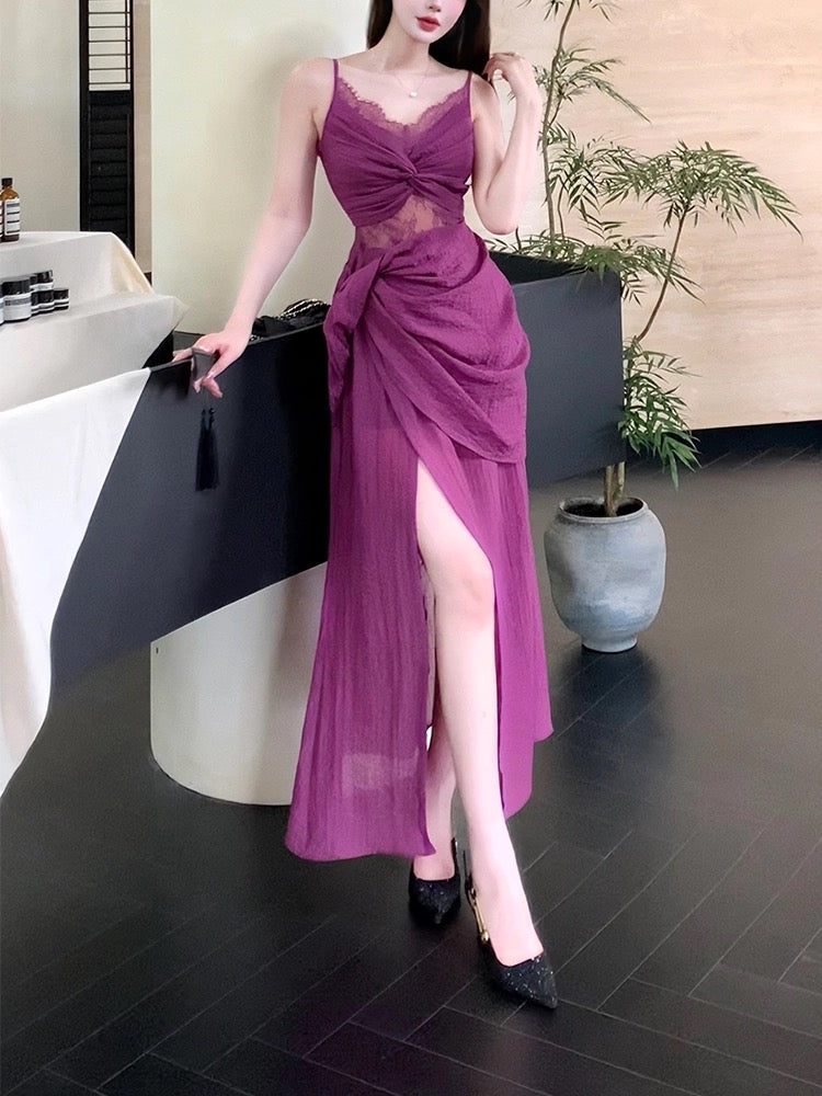 Robe de soirée fourreau modeste à bretelles spaghetti en dentelle et à volants C2330