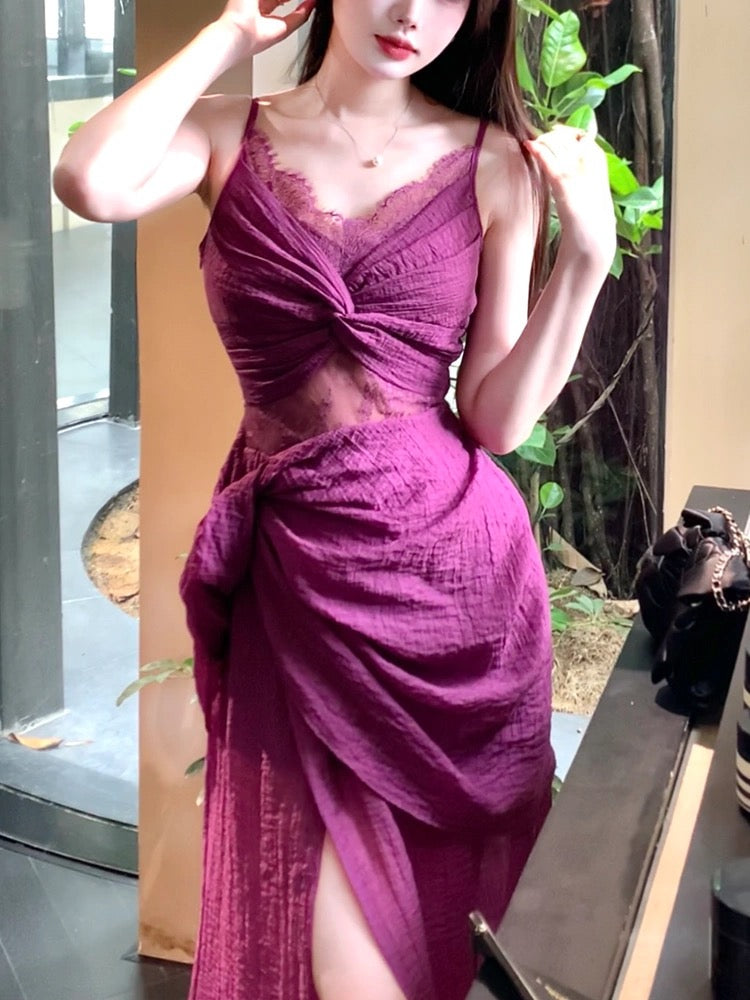 Robe de soirée fourreau modeste à bretelles spaghetti en dentelle et à volants C2330