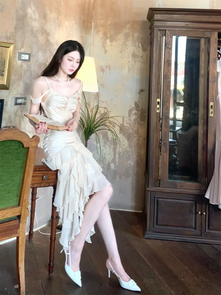 Robe de soirée en mousseline de soie à bretelles spaghetti et volants C2336