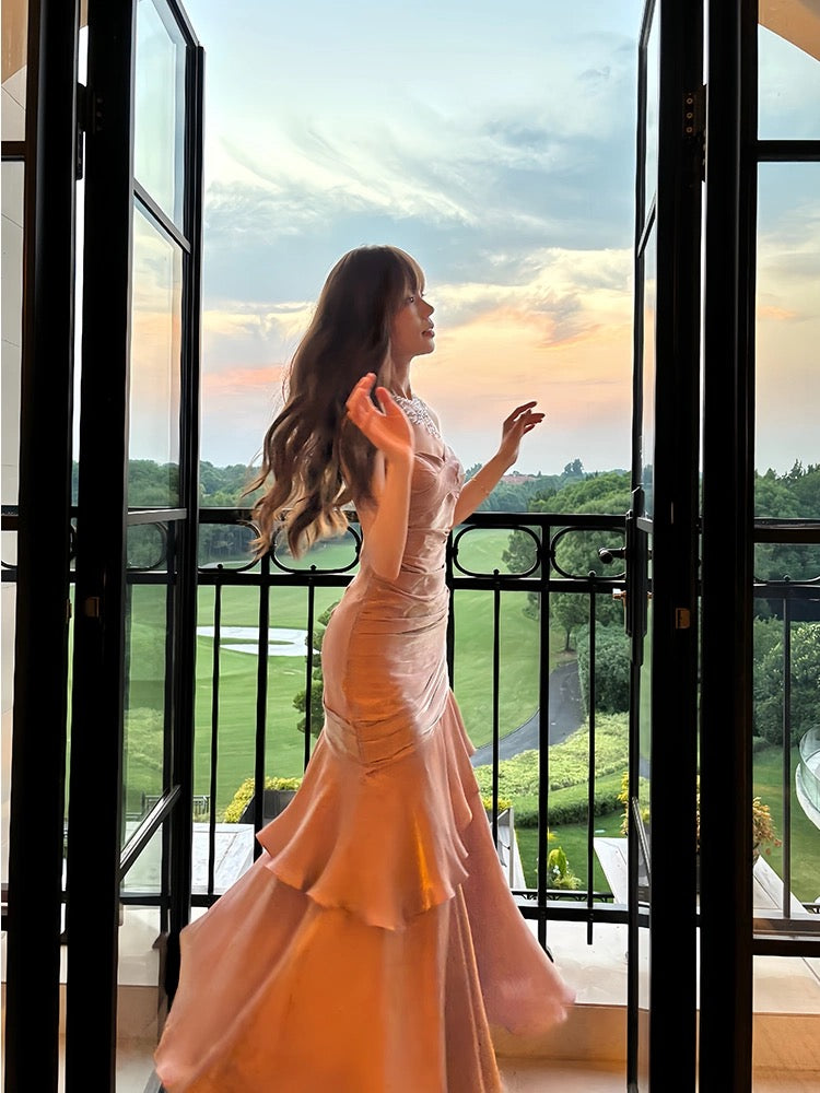 Jolie robe de bal longue à bretelles spaghetti et volants lilas C2380