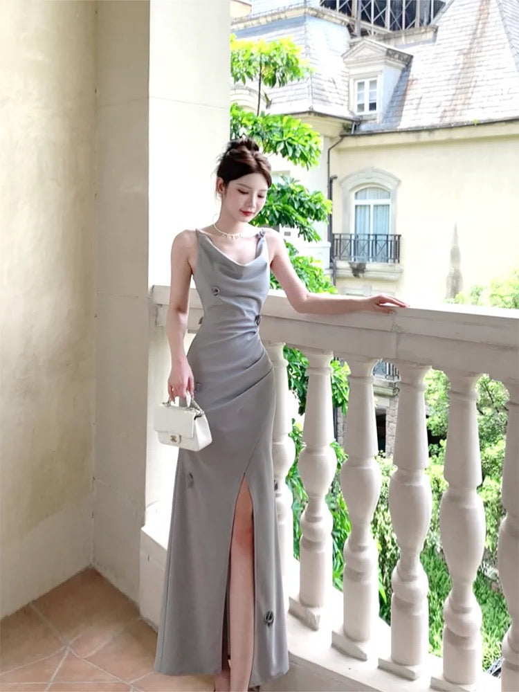 Robe de soirée longue en satin gris à bretelles sirène et fente C2400