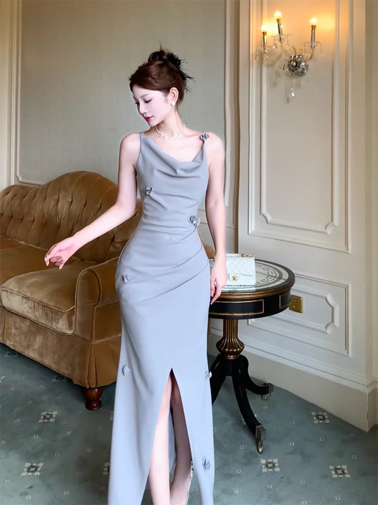 Robe de soirée longue en satin gris à bretelles sirène et fente C2400
