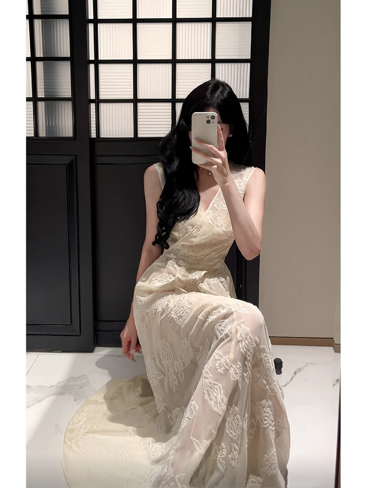 Robe de soirée élégante en dentelle avec décolleté en V et longueur cheville C2423