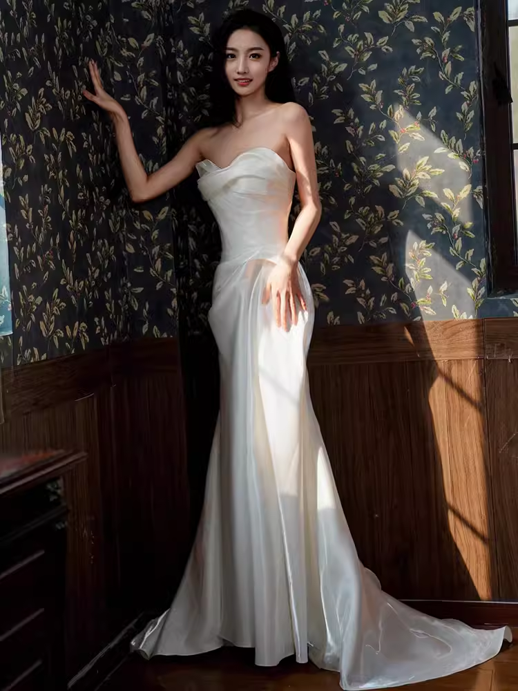 Simple Mermaid Sweetheart Satin Ruffles Long White Slit Wedding Dresses C245