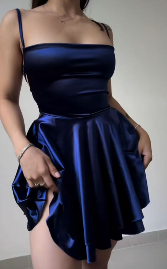 Robe de soirée simple en satin bleu marine à bretelles spaghetti et ligne A C2603