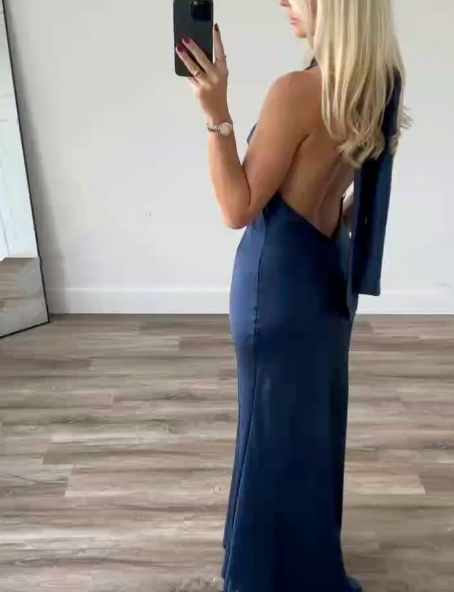 Robe de soirée longue en satin extensible bleu marine à col haut et ligne A élégante C2653
