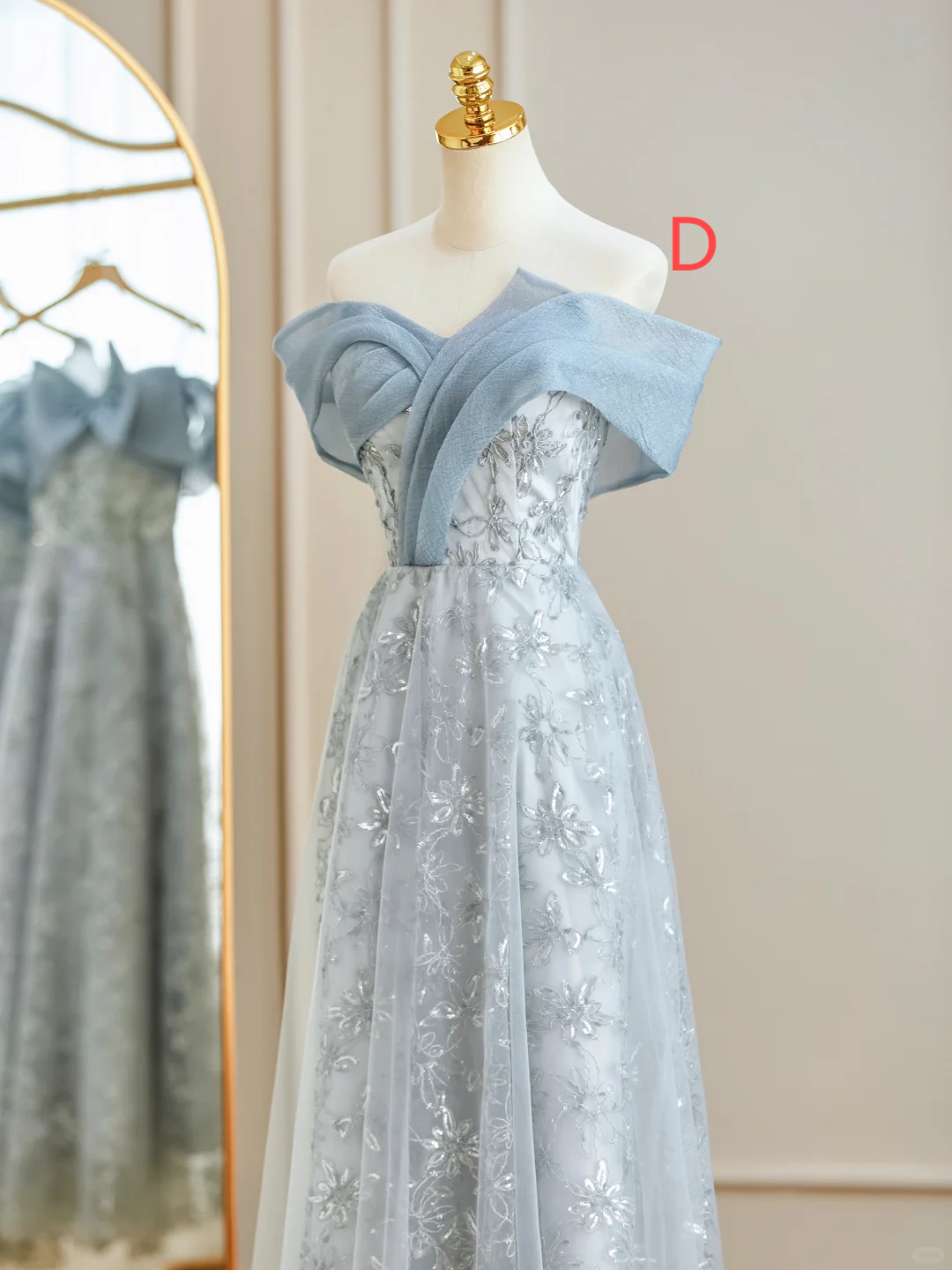 Robe de demoiselle d'honneur longue bleu pâle en mousseline de soie et dentelle, coupe trapèze, C3815