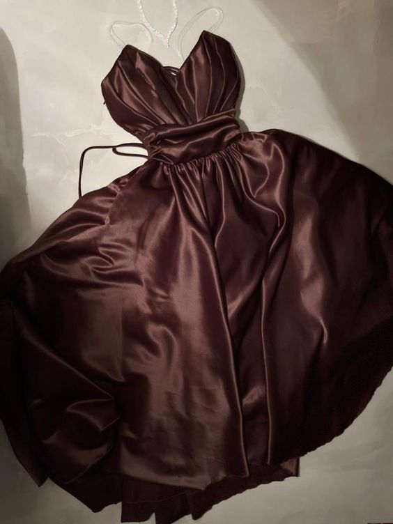 Jolie robe de soirée trapèze à bretelles spaghetti marron C3123