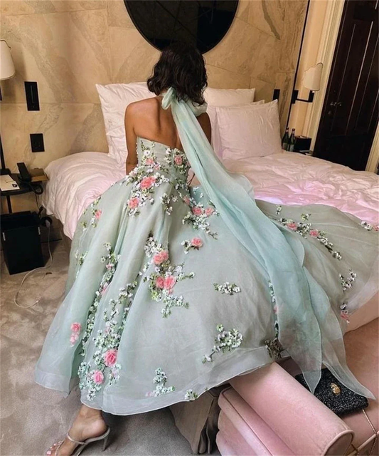 Robe de bal élégante en tulle bleu clair avec licou et dentelle Robe de soirée C3177