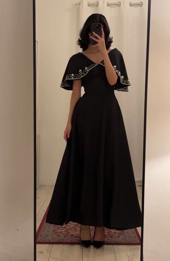 Robe de soirée élégante en satin noir à manches courtes et décolleté en V, robe de bal, robe de soirée C3200