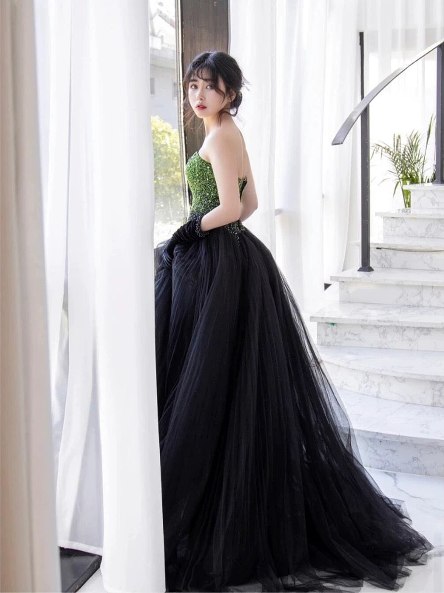 Jolie robe de bal en tulle à décolleté en cœur et à volants noirs pour bal de fin d'année C3211