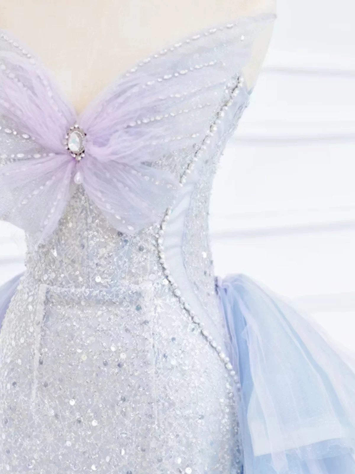Robe de soirée longue à paillettes bleues et décolleté sirène élégante sans bretelles C3243