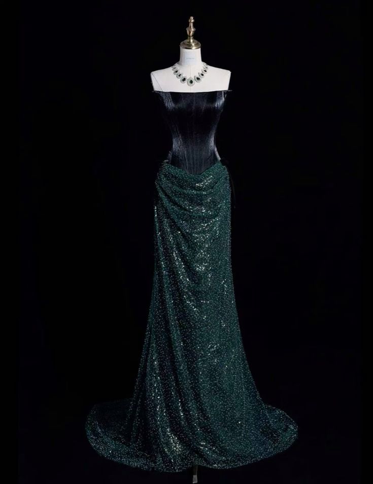 Robe de soirée longue vintage à paillettes vert foncé et sans bretelles avec fronces C3460