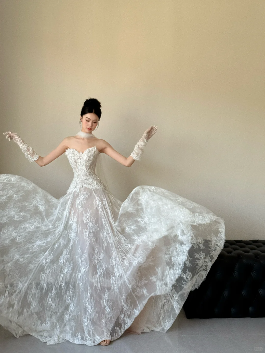 Princess White A Line Strapless Tulle Lace With Gloves Long Wedding Dresses C3825