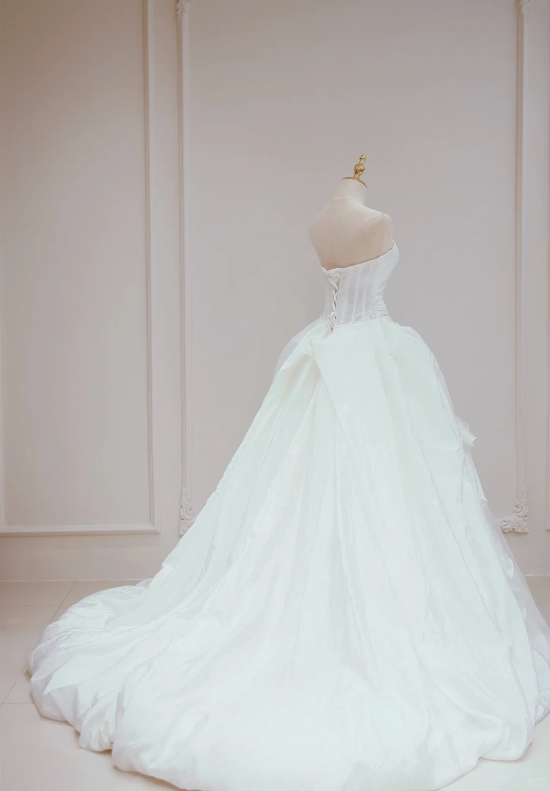 Dreamy A Line Strapless White Satin Pleated Long Wedding Dresses C3829