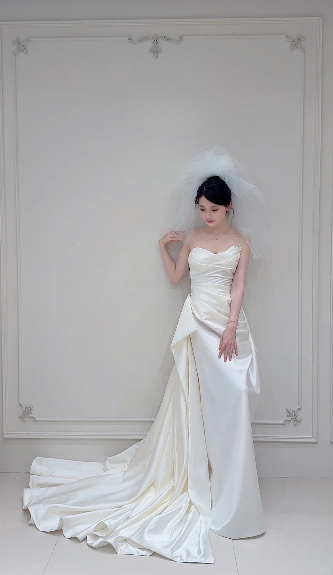 Chic A Line Strapless White Satin Pleated With Veil Long Wedding Dresses C3830