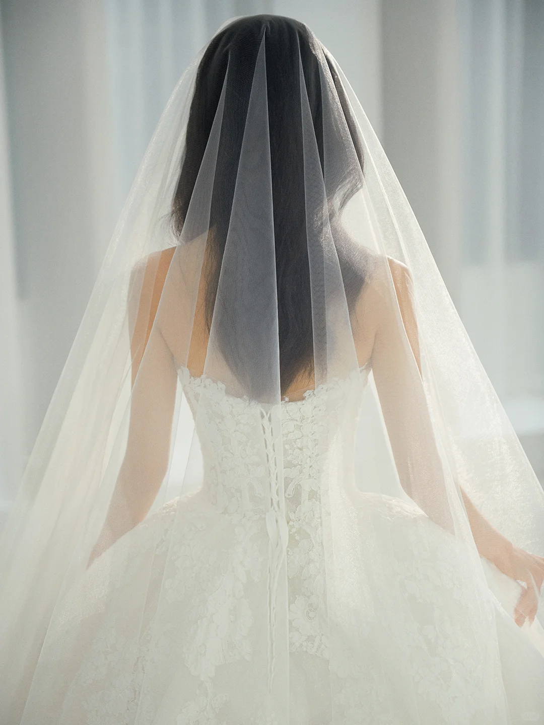Robe de mariée longue en tulle blanc, élégante et chic, coupe trapèze, sans bretelles, avec voile, C3836